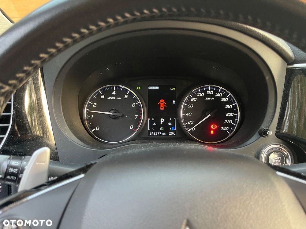 Mitsubishi Outlander 2.0 Instyle Navi 4WD CVT - 34