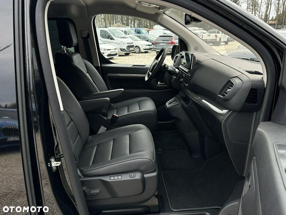 Peugeot Traveller - 28