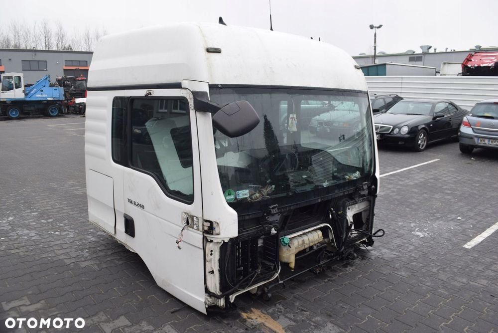 SZKIELET KABINA SYPIALNA Z DRZWIAMI MAN TGL / TGM - 6