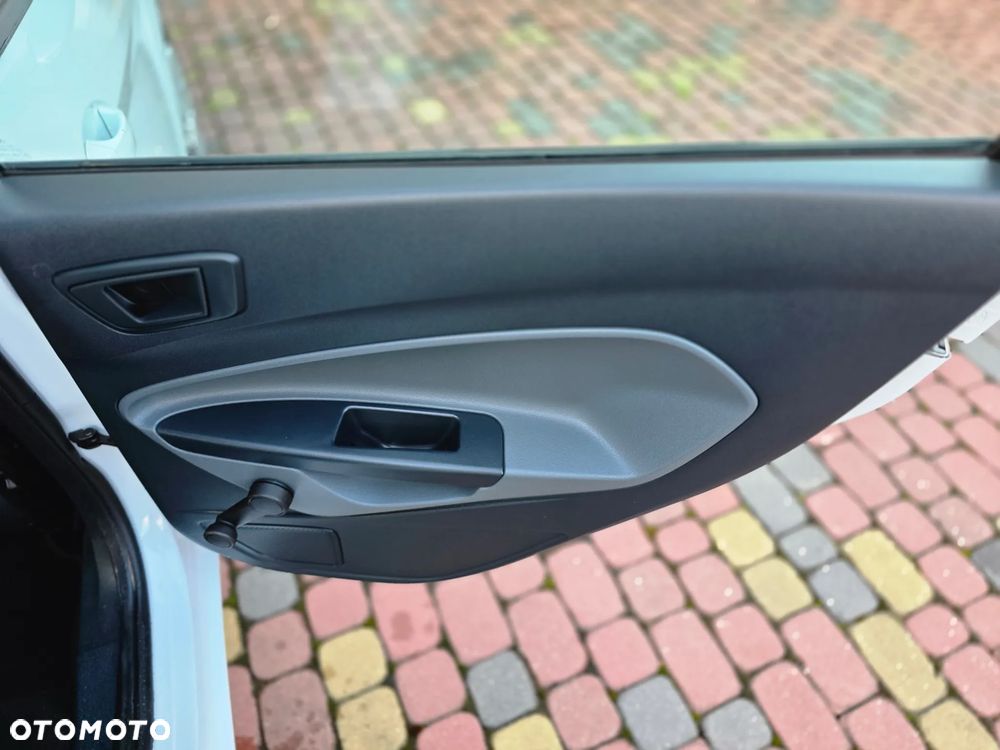 Ford Fiesta 1.25 Ambiente - 18
