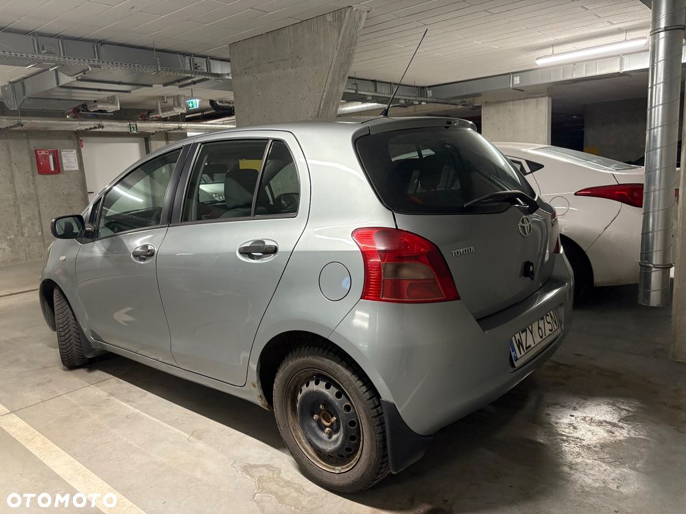 Toyota Yaris 1.3 Luna - 7