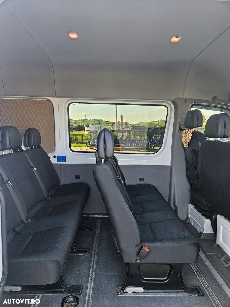 Mercedes-Benz Sprinter - 11