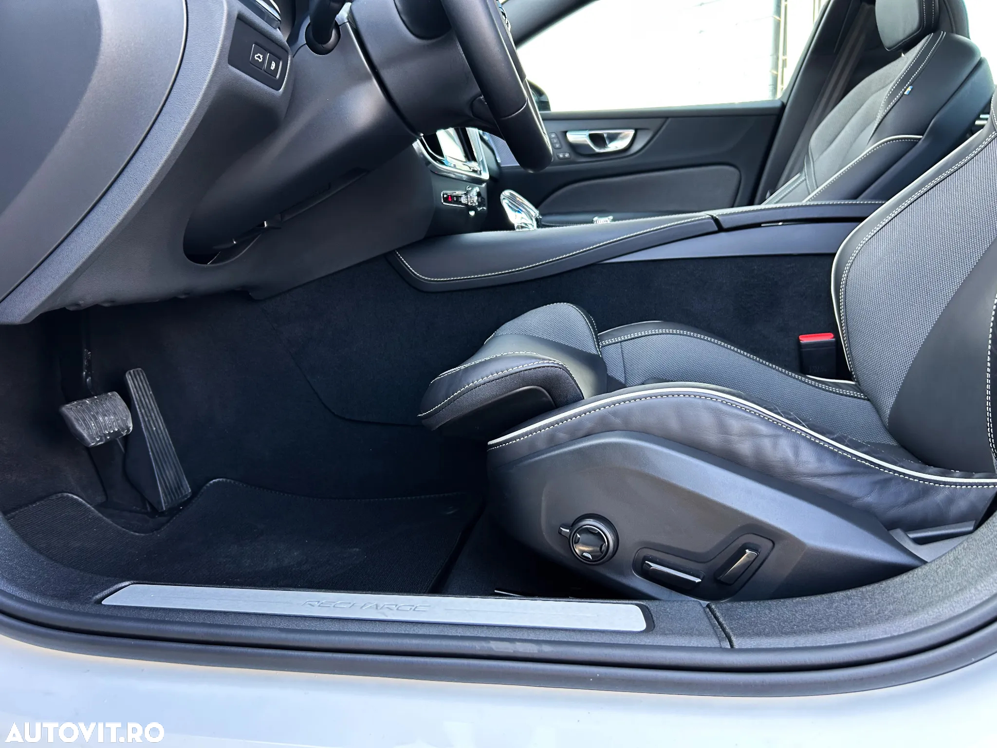 Volvo S60 T8 eAWD R-Design - 25