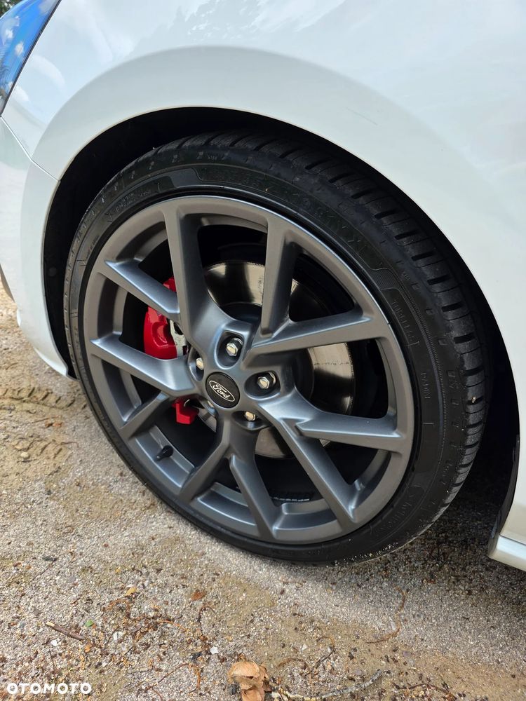 Ford Focus 2.3 EcoBoost ST - 10