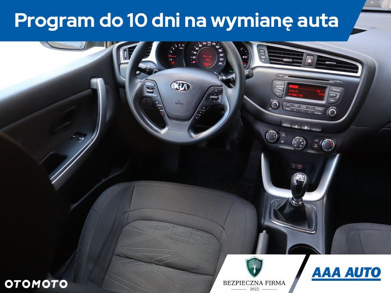 Kia Ceed - 8