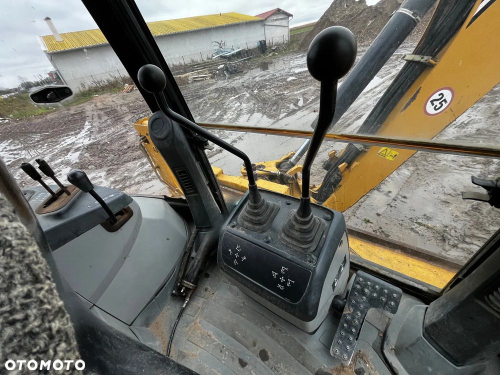 Caterpillar 428E - 8