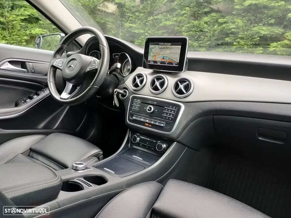 Mercedes-Benz GLA 180 d Urban Aut. - 2