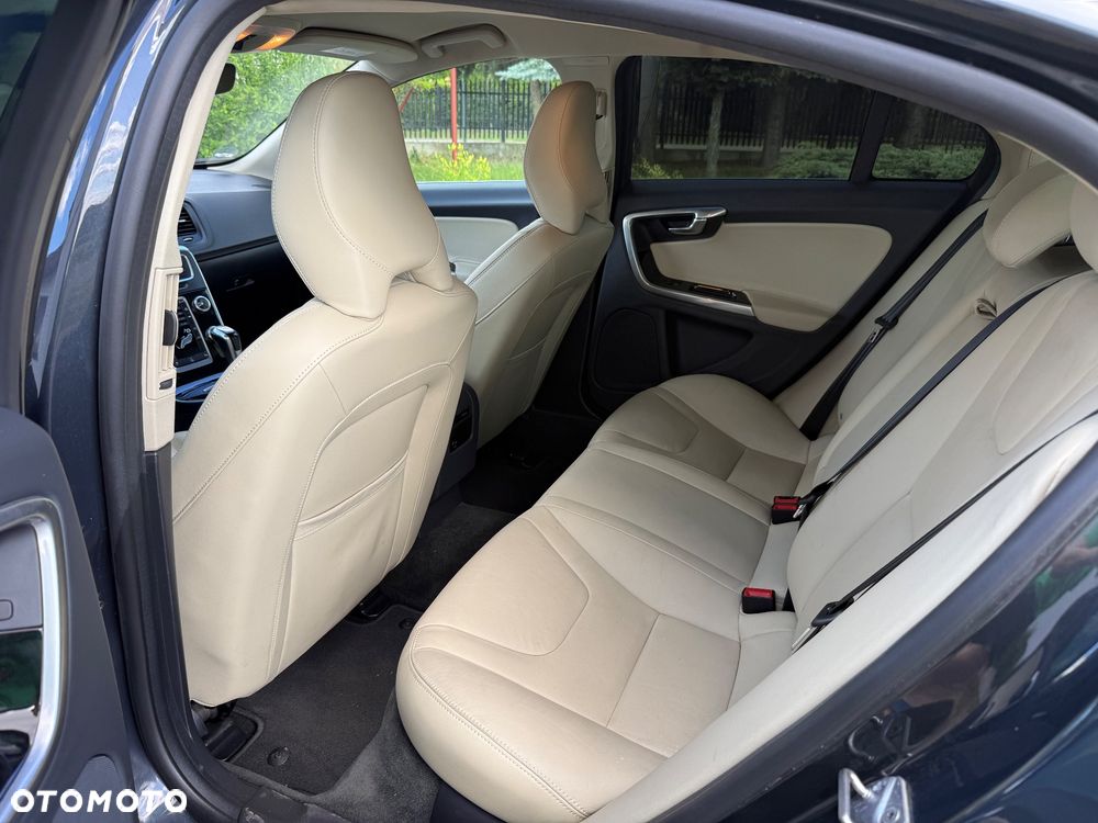 Volvo S60 D3 Drive-E R-Design Momentum - 16