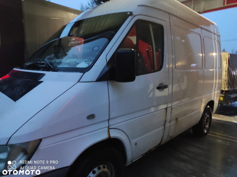 Mercedes-Benz Sprinter - 4