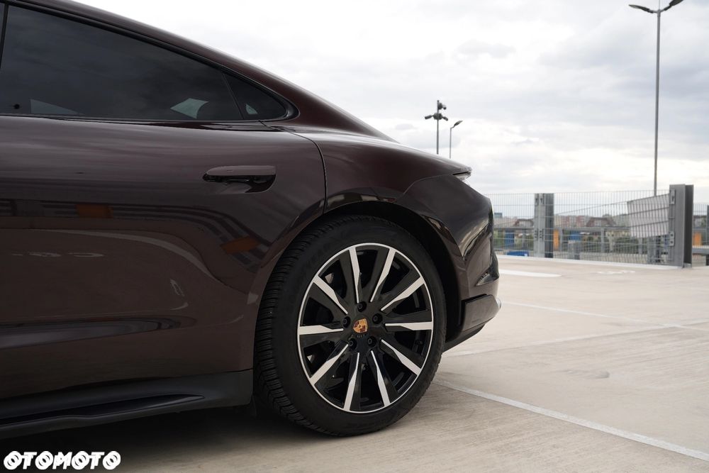 Porsche Taycan 4S Performance Plus - 18