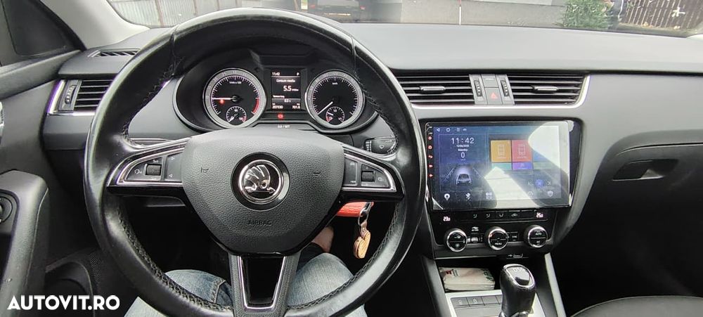 Skoda Octavia Combi Diesel 1.6 TDI DSG Ambition - 11