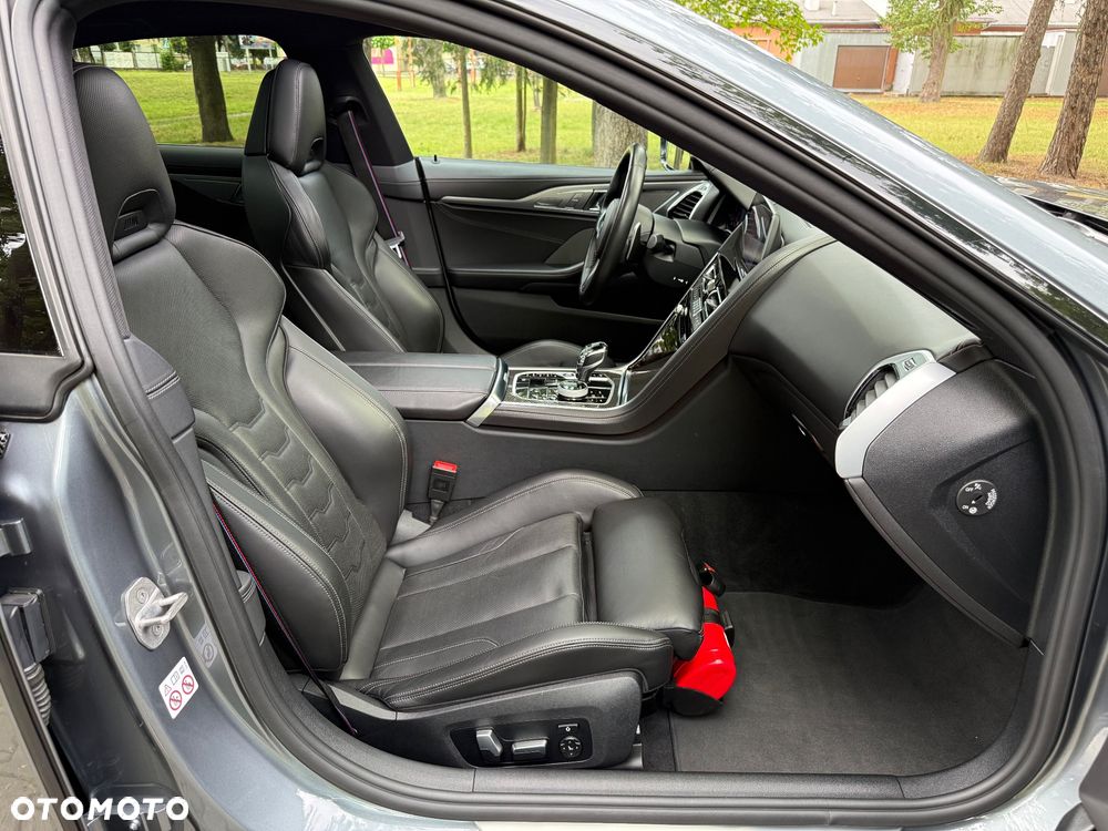 BMW Seria 8 - 36