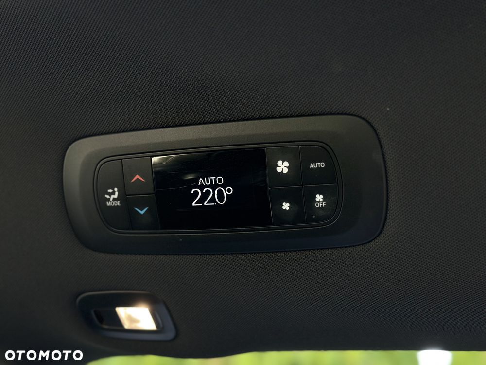 Chrysler Pacifica - 28
