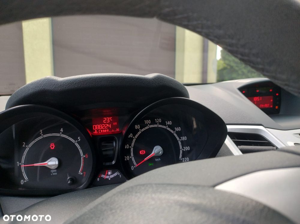 Ford Fiesta 1.4 Silver X (Trend) EU5 - 12