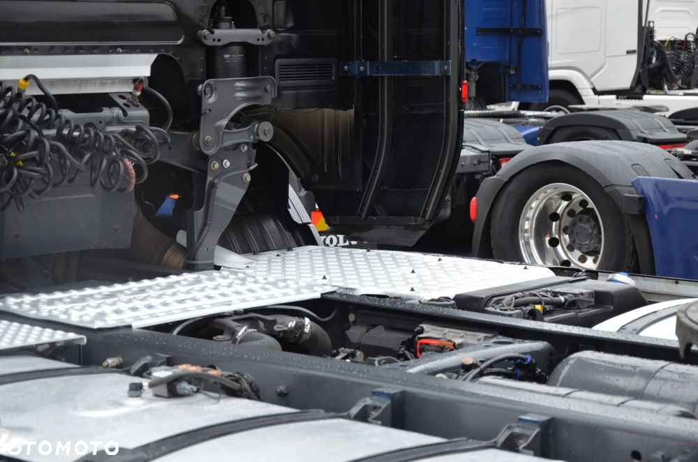 Scania R 580 / V8 / 4 PODUSZKI / KLIMA P. / NAVI /FULL LED / ACC / 7436 - 8
