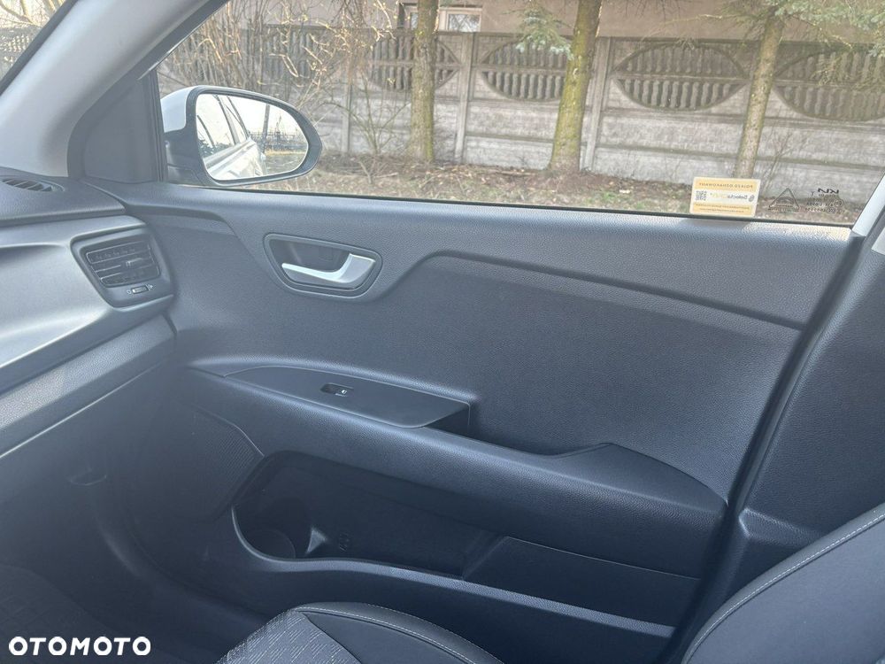 Kia Rio - 26