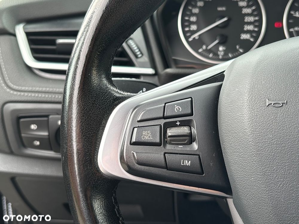 BMW Seria 2 218i Sport Line - 34