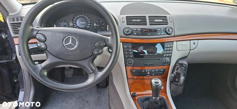 Mercedes-Benz Klasa E 200 CDI Classic - 16