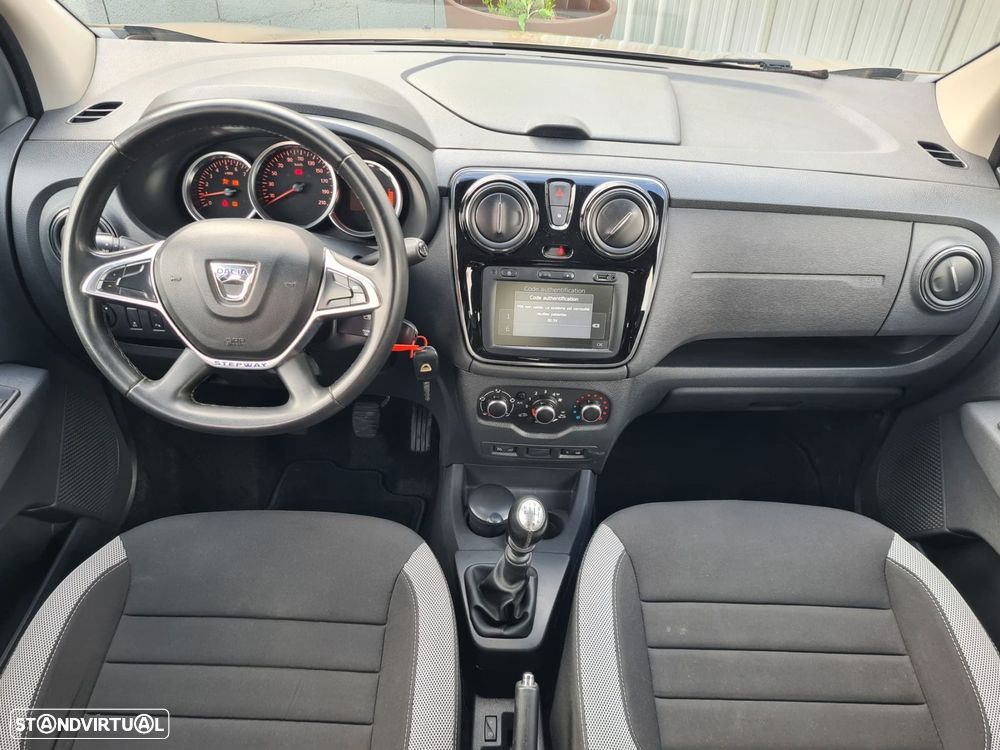 Dacia Lodgy 1.5 Blue dCi Stepway 7L - 6