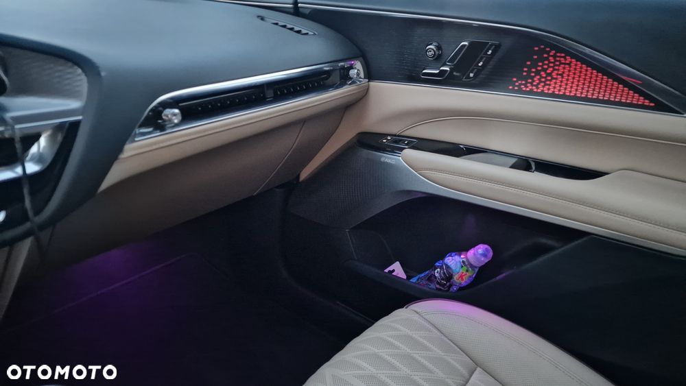 Cadillac LYRIQ Sport - 18