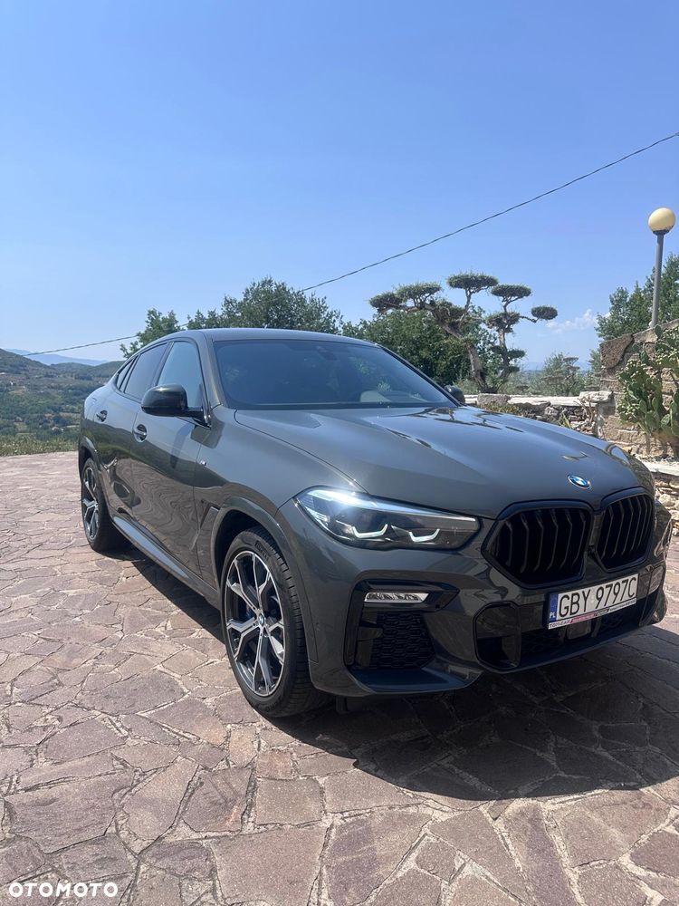 BMW X6 xDrive40d mHEV - 12