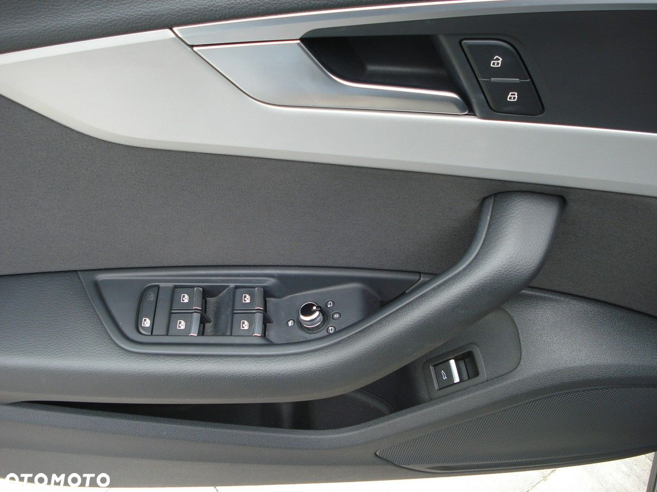 Audi A4 Avant 40 TFSI S tronic - 9