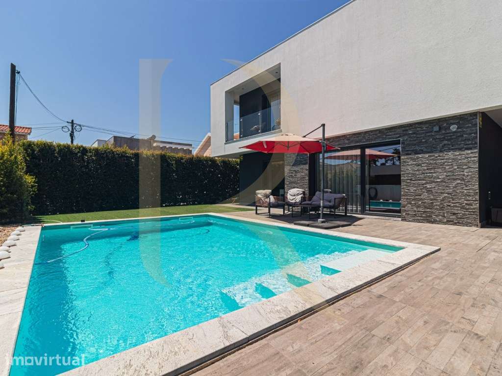 Moradia Isolada T4 com PISCINA e GARAGEM na Charneca da Caparica! - Grande imagem: 4/60