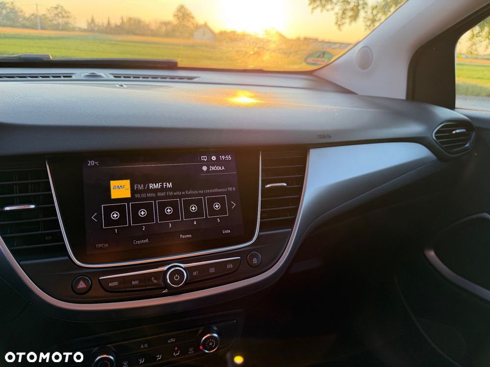 Opel Crossland X 1.2 T Design Line S&S - 13