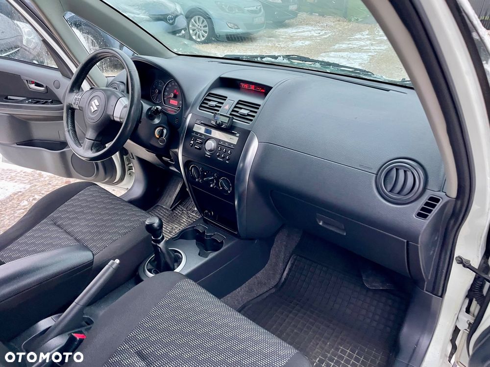 Suzuki SX4 1.6 GLX / Comfort - 24