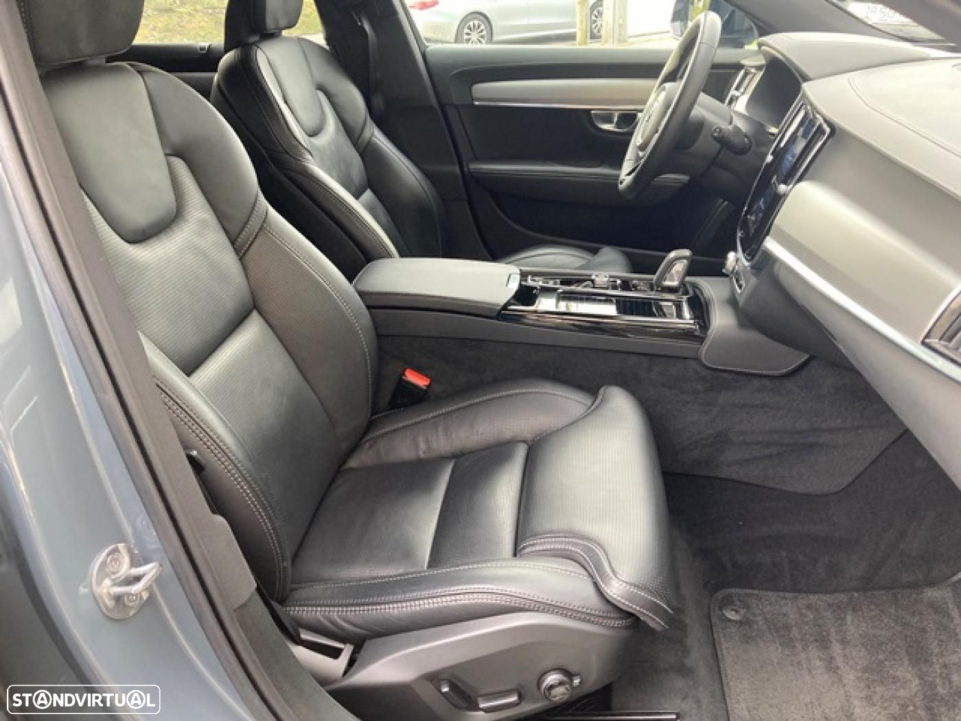 Volvo V90 2.0 T6 PHEV R-Design AWD - 45