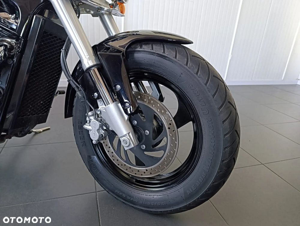 Suzuki Intruder - 4