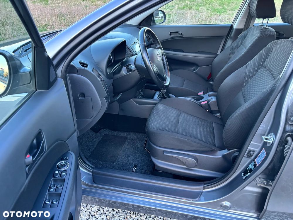 Hyundai i30 1.6 CRDi FIFA WM Edition - 6