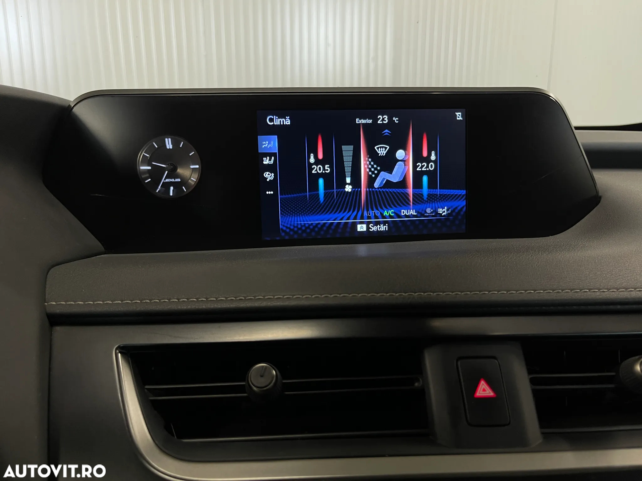 Lexus UX 250h 2.0L HEV 20H- (178 HP) 4X4 CVT Luxury - 19