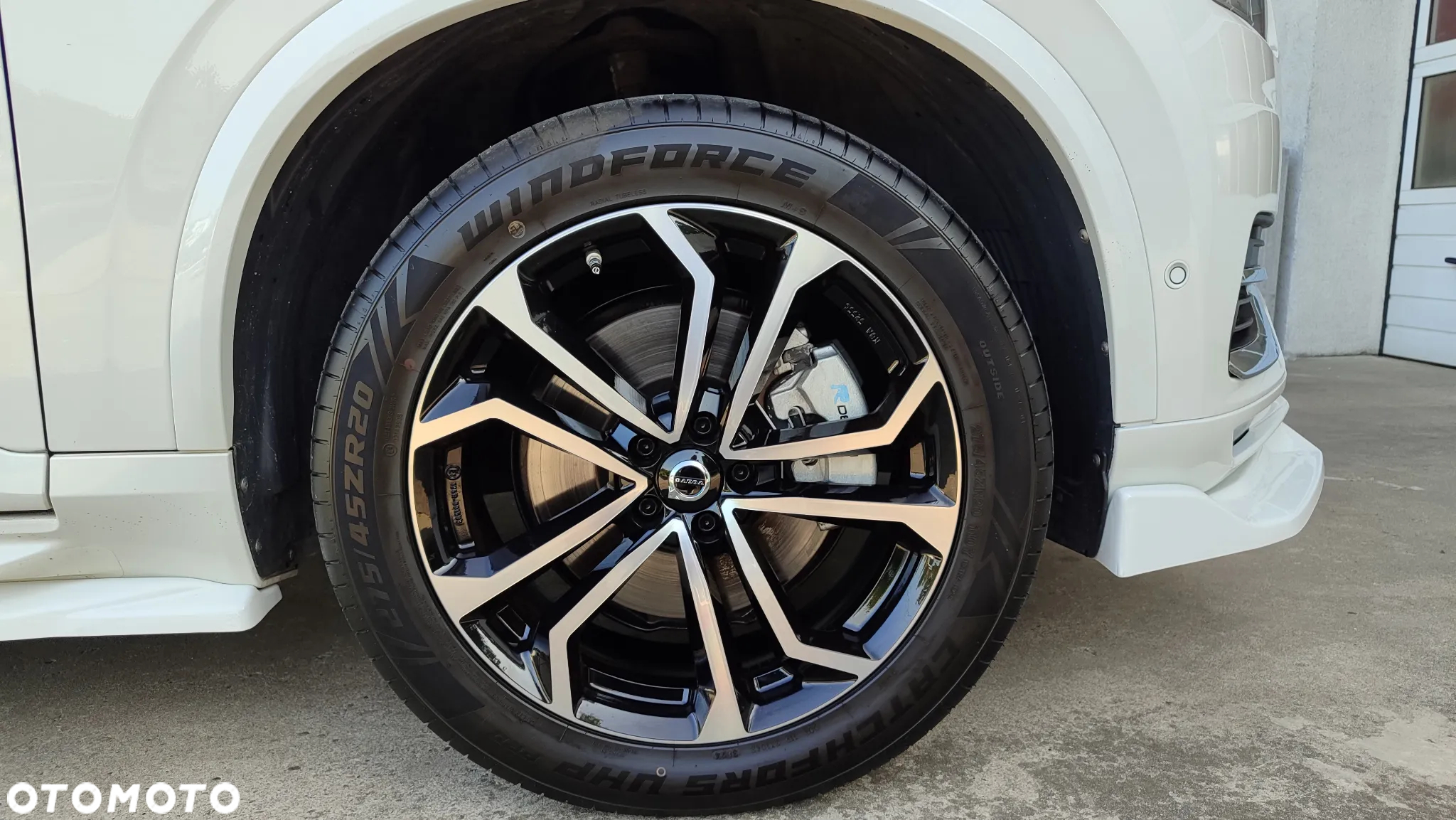 Volvo XC 90 D5 AWD R-Design 7os - 37