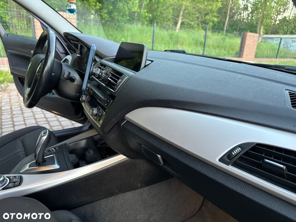 BMW Seria 1 118d Sport Line - 12