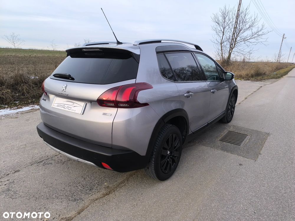 Peugeot 2008 BlueHDi 100 STOP & START Style - 4