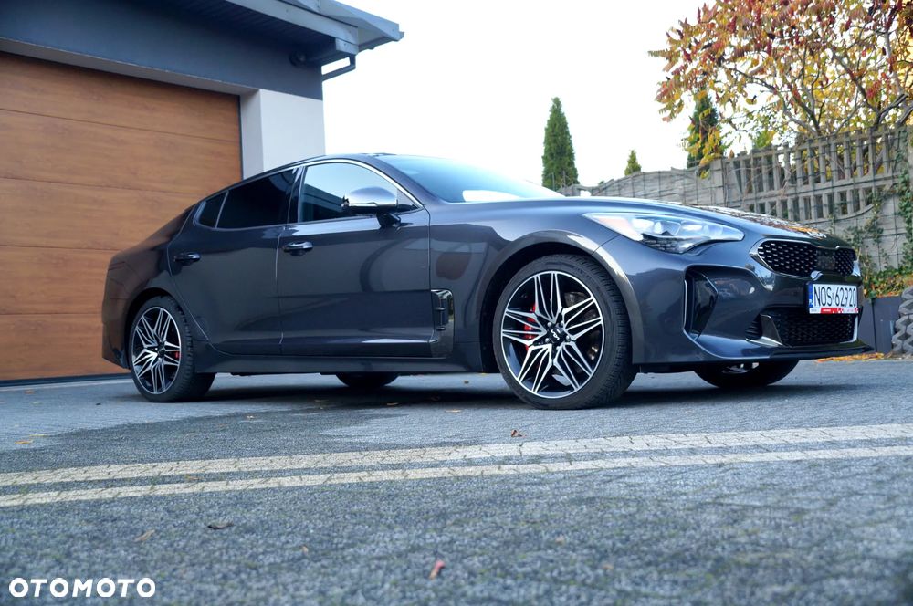 Kia Stinger - 32