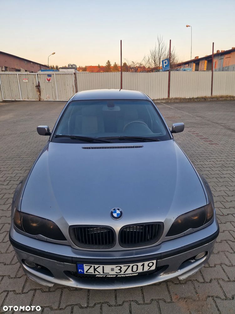 BMW Seria 3 320i - 3
