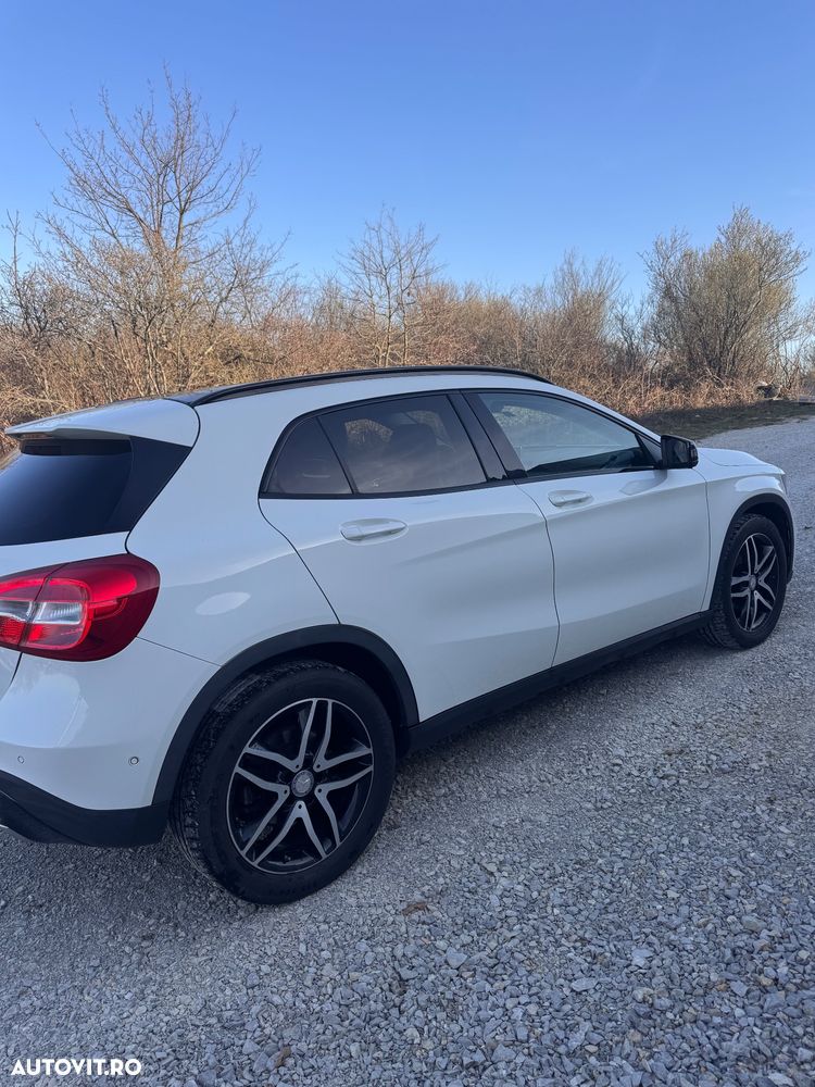 Mercedes-Benz GLA 200 (CDI) d 4Matic 7G-DCT Style - 3