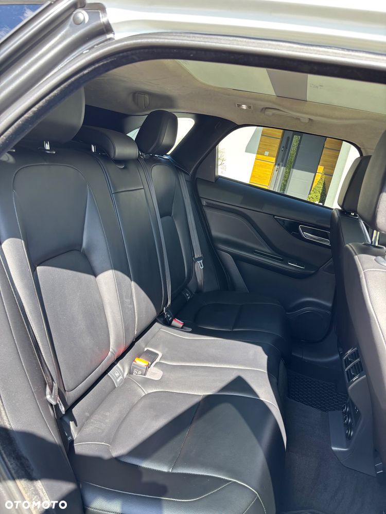 Jaguar F-Pace 25t AWD Prestige - 16