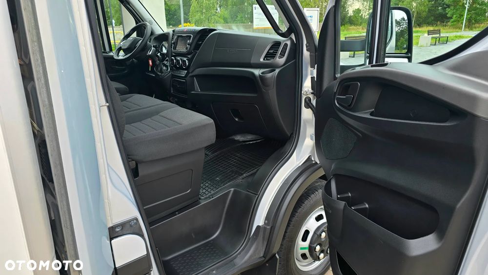 Iveco ❗️❗️DAILY 3.0 180KM 50C18 ❗️❗️ZABUDOWA IGLOOCAR 10 PALET / MROŹNIA -32 +32 / AGREGAT THERMOKING V300 MAX / AUTOMAT HI-MATIC / LAKIER METALIC / NAWIGACJA / TEMPOMAT ADAPTACYJNY / PODUSZKI PNEUMATYCZNE / GRUBA ŚCIANKA / WERSJA WZMOCNIONA / SALON POLSKA / FULL LED / MAKSYMALNA DOSTĘPNA OPCJA WYPOSAŻENIA❗❗ STAN - JAK NOWY ❗️ - 38