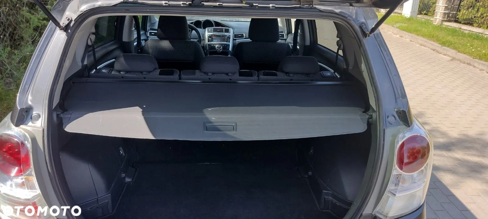 Toyota Verso 2.0 D-4D 5-Sitzer - 13