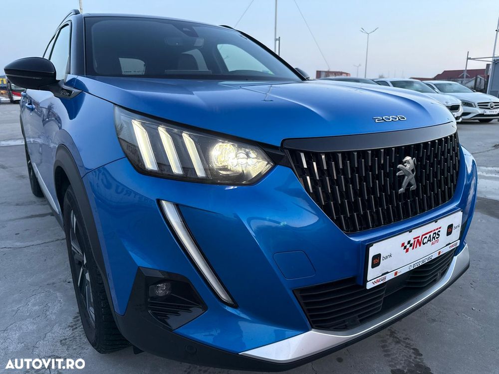 Peugeot 2008 PureTech 130 EAT8 GT Exclusive - 32
