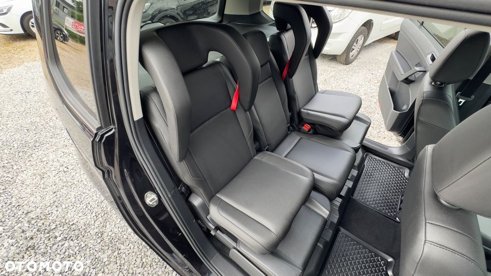 Volkswagen Touran 2.0 TDI SCR DSG Comfortline - 39