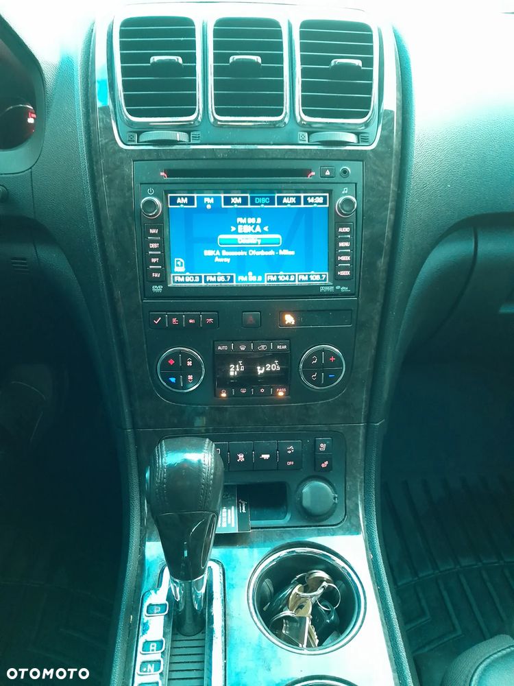 GMC Acadia - 13