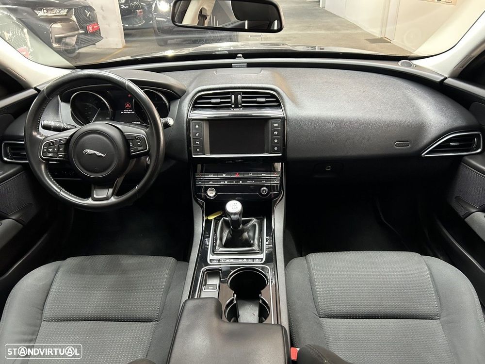 Jaguar XE 2.0 D Prestige - 14