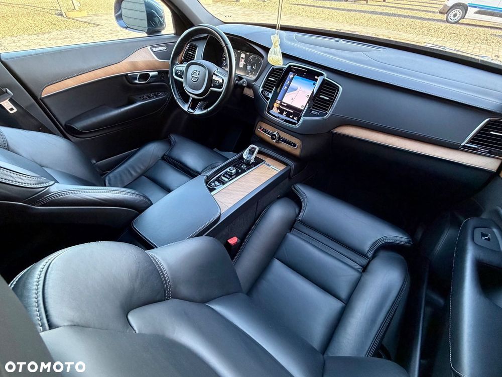 Volvo XC 90 - 21