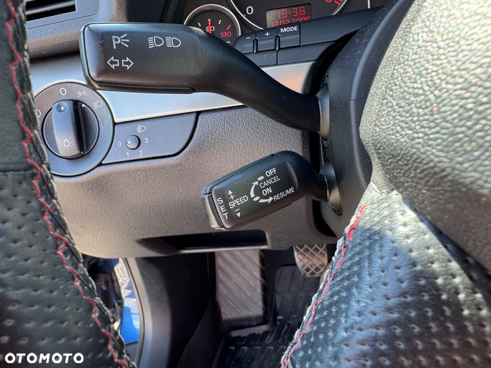 Audi A4 Avant 2.0 T FSI - 25