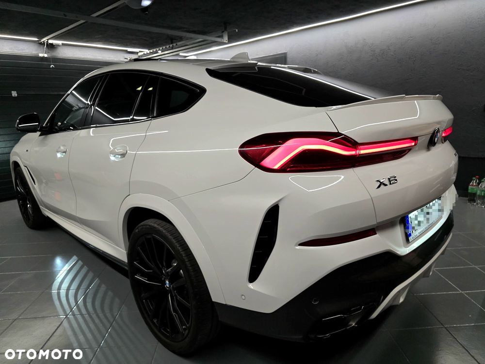 BMW X6 xDrive40d mHEV - 24