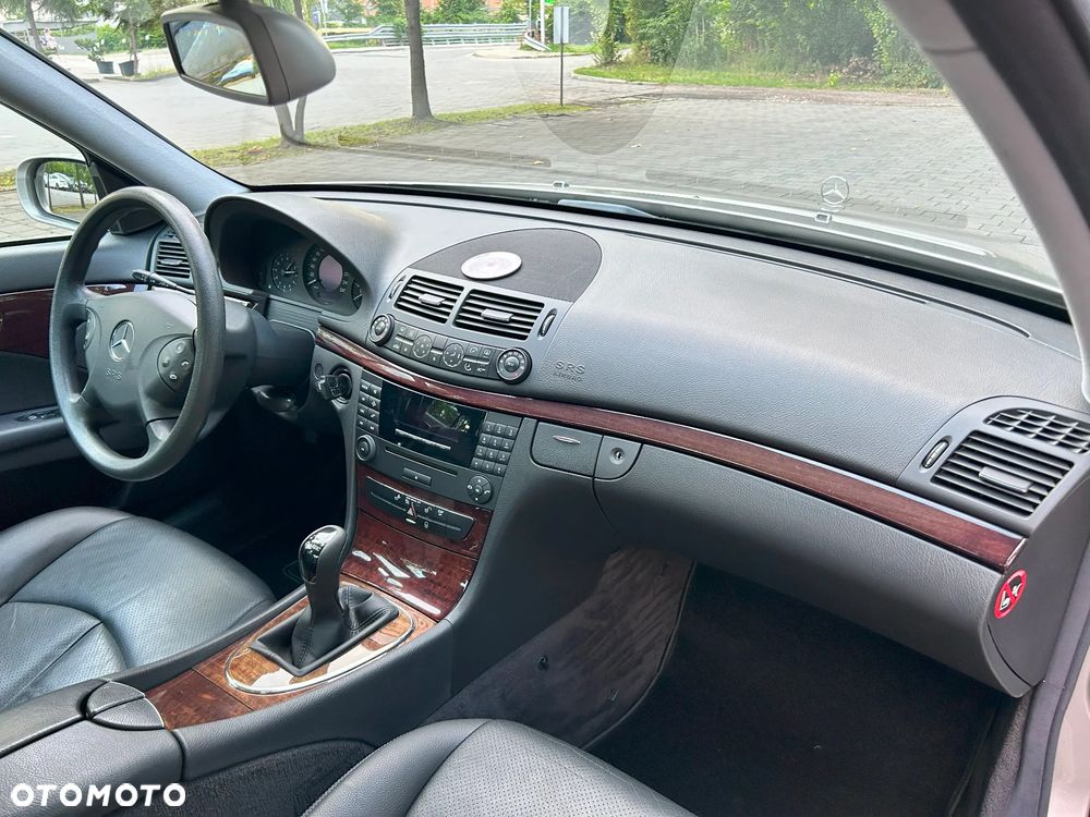 Mercedes-Benz Klasa E 200 CDI Classic - 28